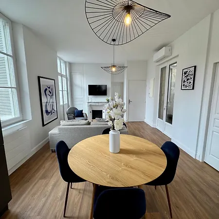 Centre Terrasse Et Vue Chateau * Saumur