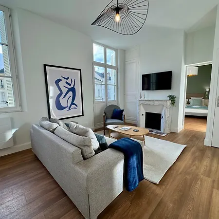 Centre Terrasse Et Vue Chateau Apartmán *