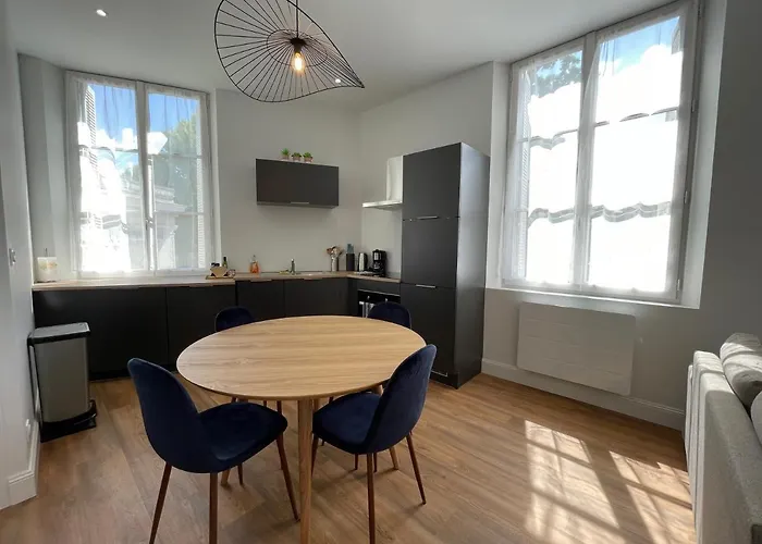 Centre Terrasse Et Vue Chateau Апартаменты