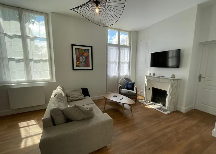 Апартаменты Centre Terrasse Et Vue Chateau *