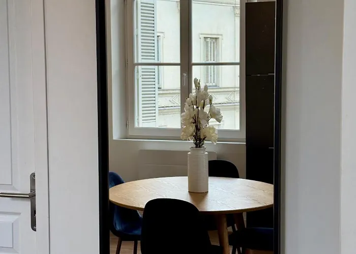 Centre Terrasse Et Vue Chateau Сомюр