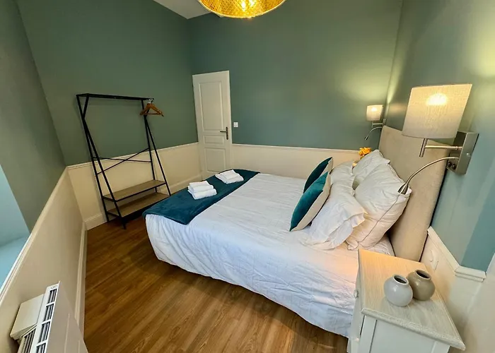 Centre Terrasse Et Vue Chateau * Сомюр